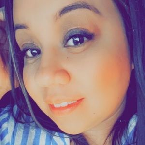 Meet your Posher, Claudia